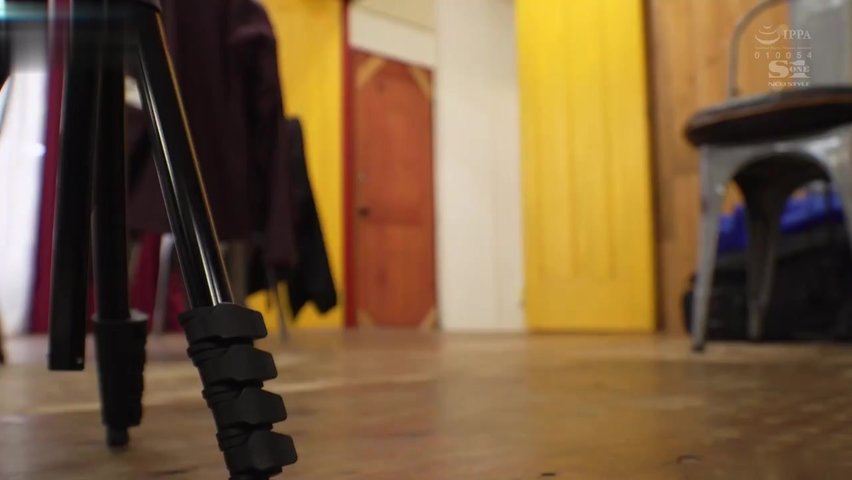 痙攣4400回！イキ潮1500cc！有栖花あかエロス覚醒はじめての大_(